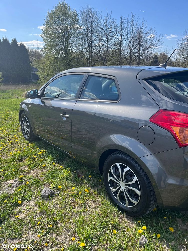 Kia Ceed 1.4 Comfort + - 6