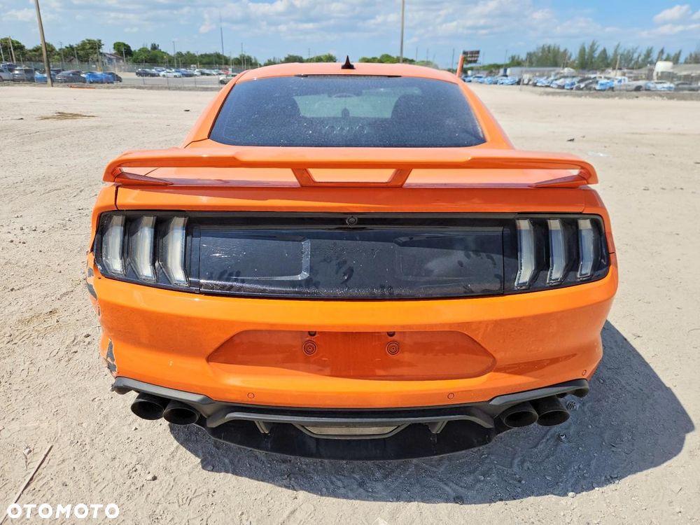 Ford Mustang - 6