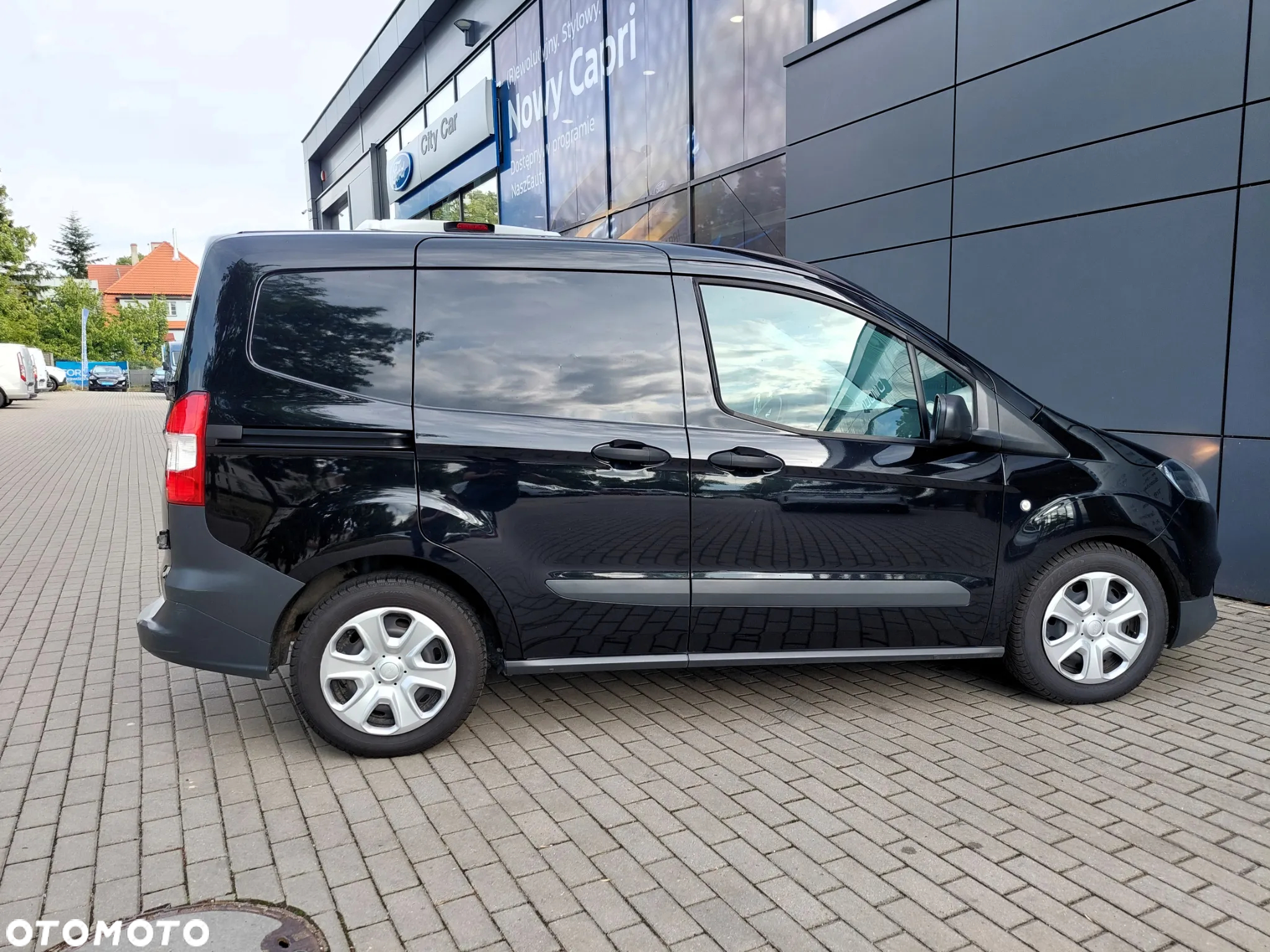 Ford COURIER - 22