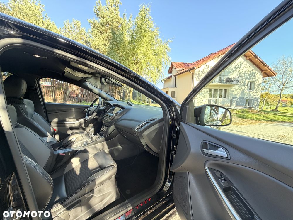 Ford Focus 2.0 EcoBoost ST mit Leder-Sport-Paket - 24
