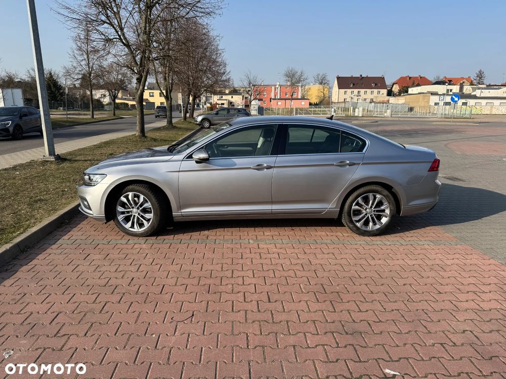 Volkswagen Passat 2.0 TSI Business DSG - 8