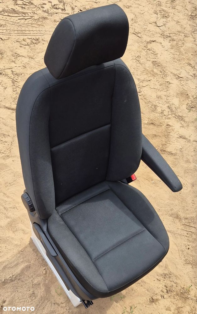 Fotel Siedzenie Pojedyńcze Pasażera Prawe Regulowane Z Podłokietnikiem Podstawą Mercedes Sprinter 907 910 - 1