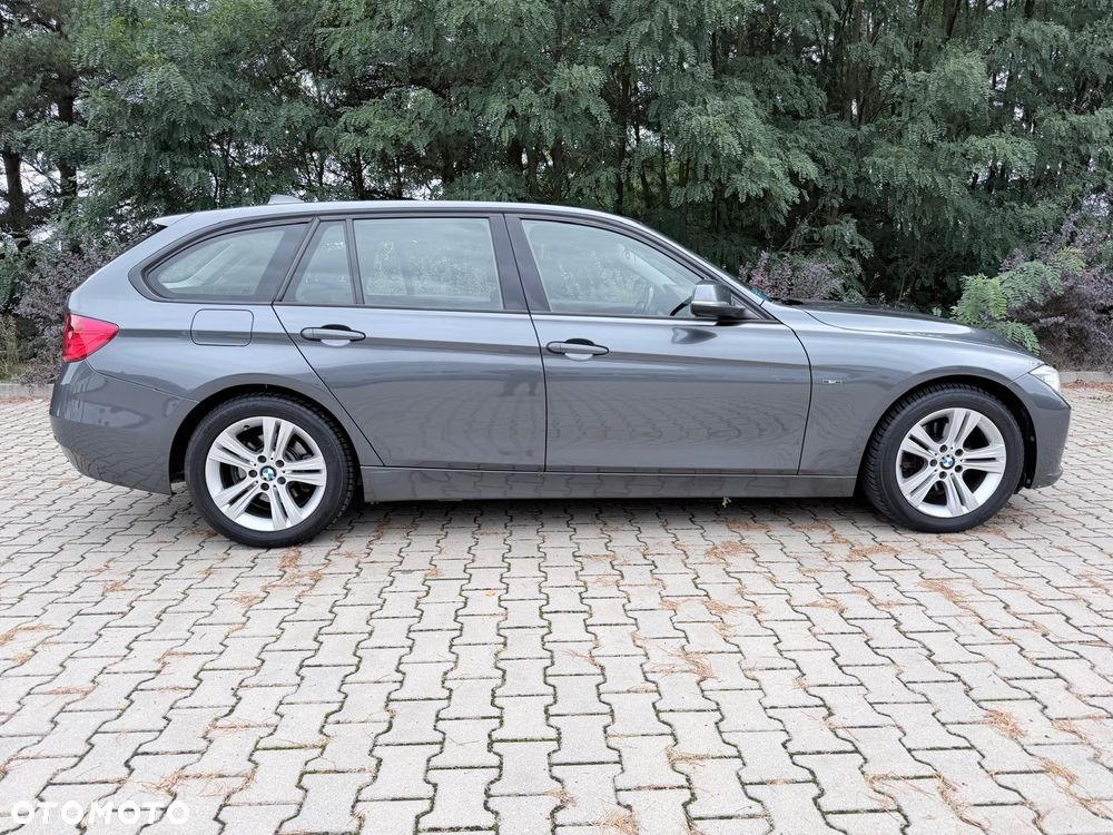 BMW Seria 3 320d Sport Line - 4