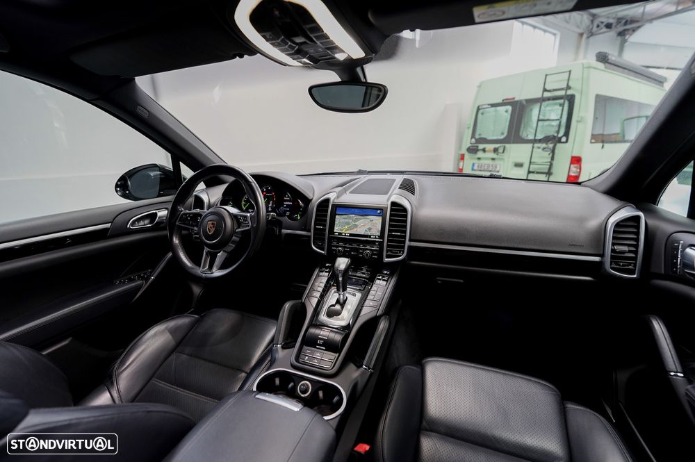 Porsche Cayenne S E-Hybrid - 2