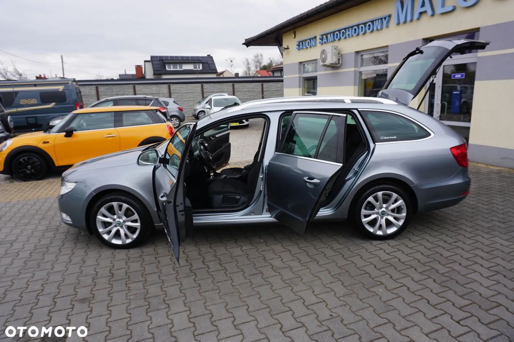 Skoda Superb 2.0 TDI DSG FAMILY - 15