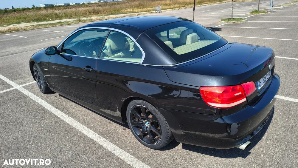 BMW Seria 3 320i Aut. - 25