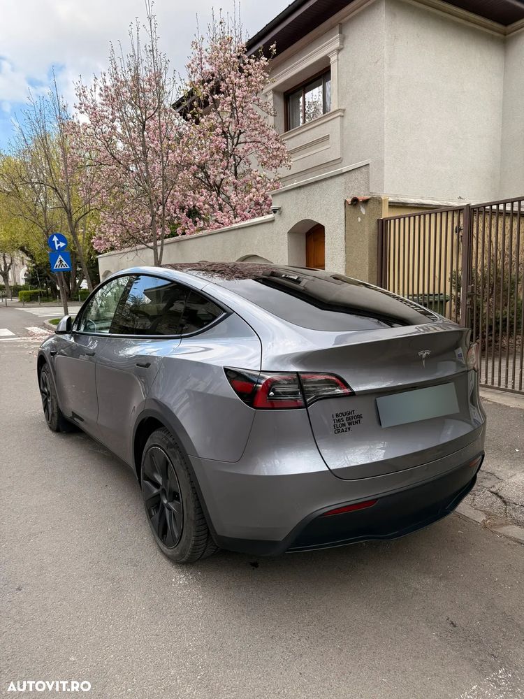 Tesla Model Y Performance - 4
