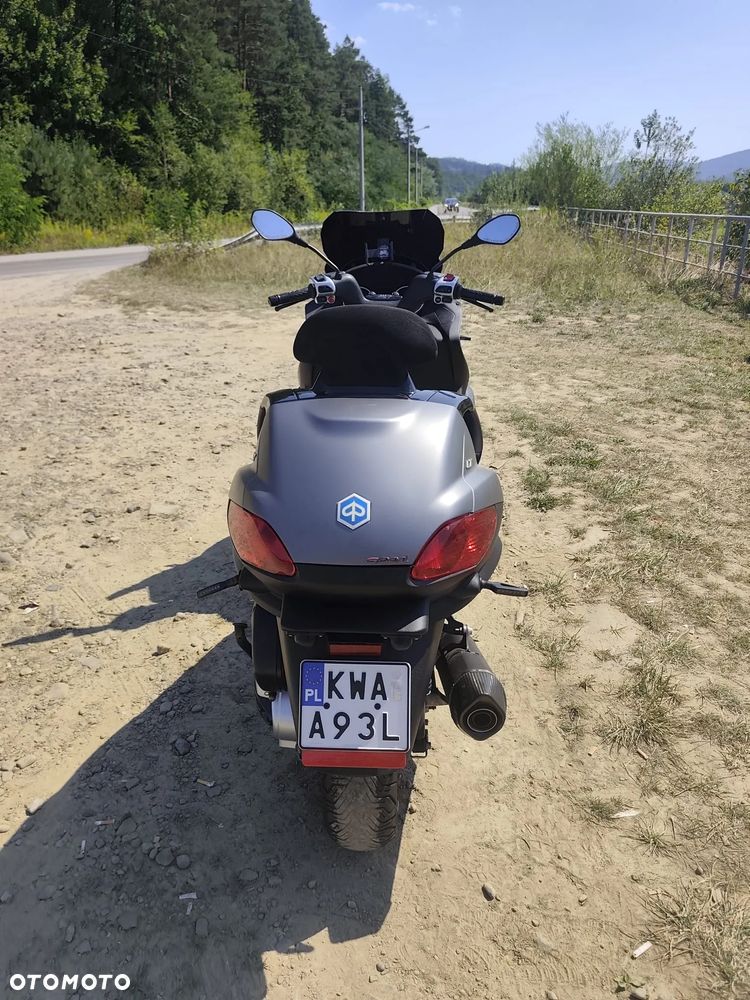 Piaggio MP-3 - 6