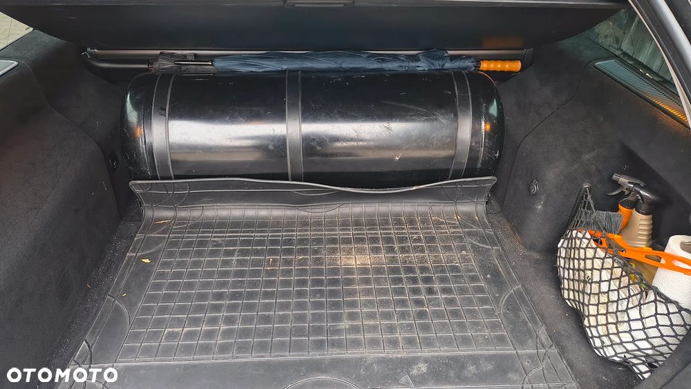 Mercedes-Benz Klasa E - 26