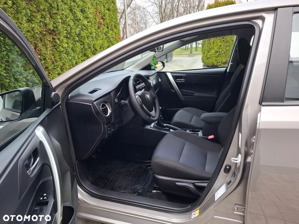 Toyota Auris 1.33 VVT-i - 11