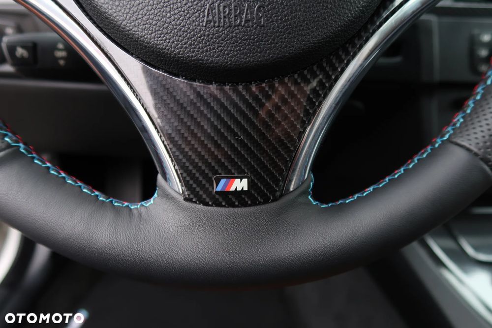 BMW Seria 3 335i - 26