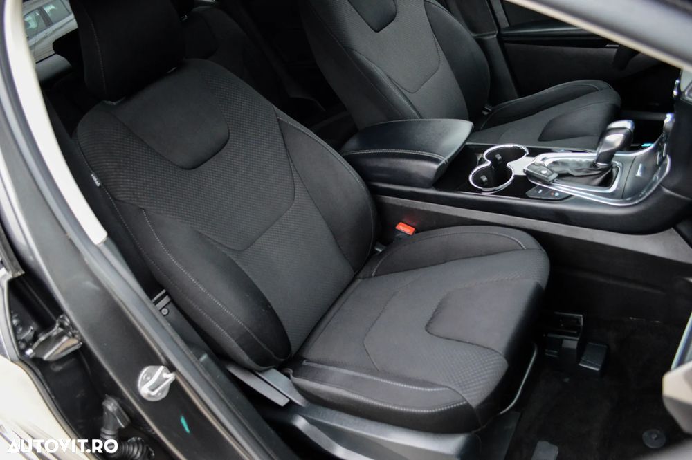 Ford Edge 2.0 TDCi Bi-Turbo 4x4 Titanium - 34