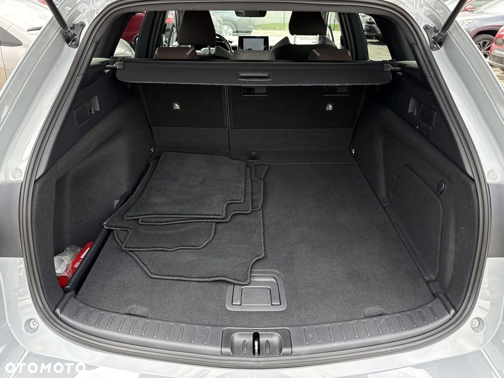 Toyota Corolla 2.0 Hybrid Trek - 11