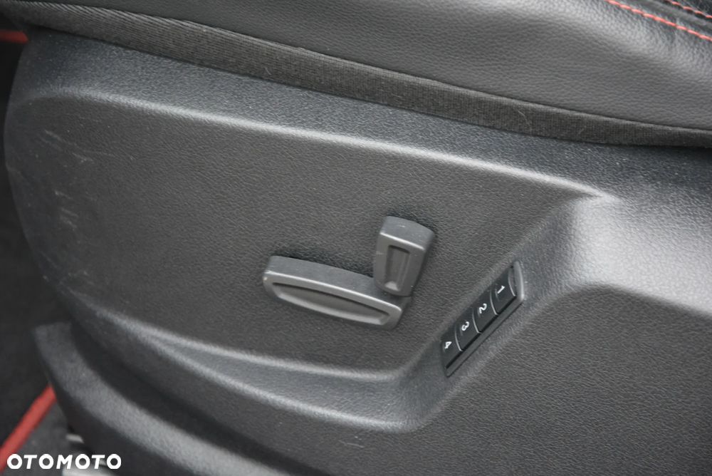 Ford S-Max 2.0 TDCi DPF Titanium X - 39