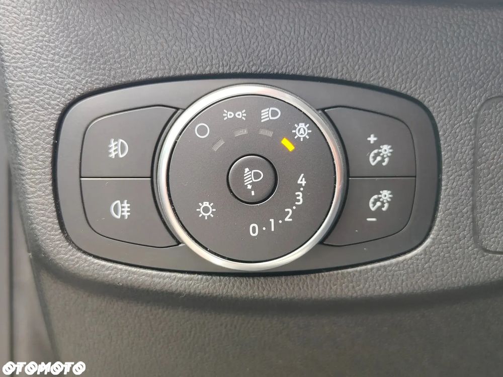 Ford Focus 1.0 EcoBoost Hybrid TITANIUM STYLE - 4