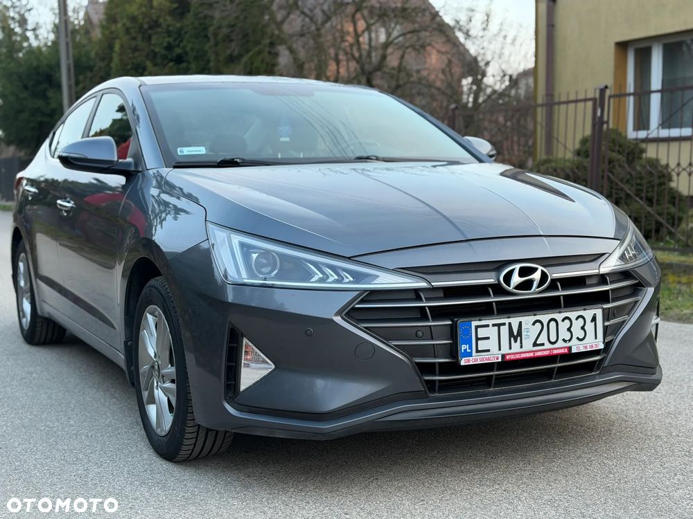 Hyundai Elantra 1.6 Comfort - 3