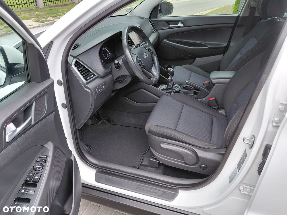 Hyundai Tucson 1.6 GDI BlueDrive Style 2WD - 26