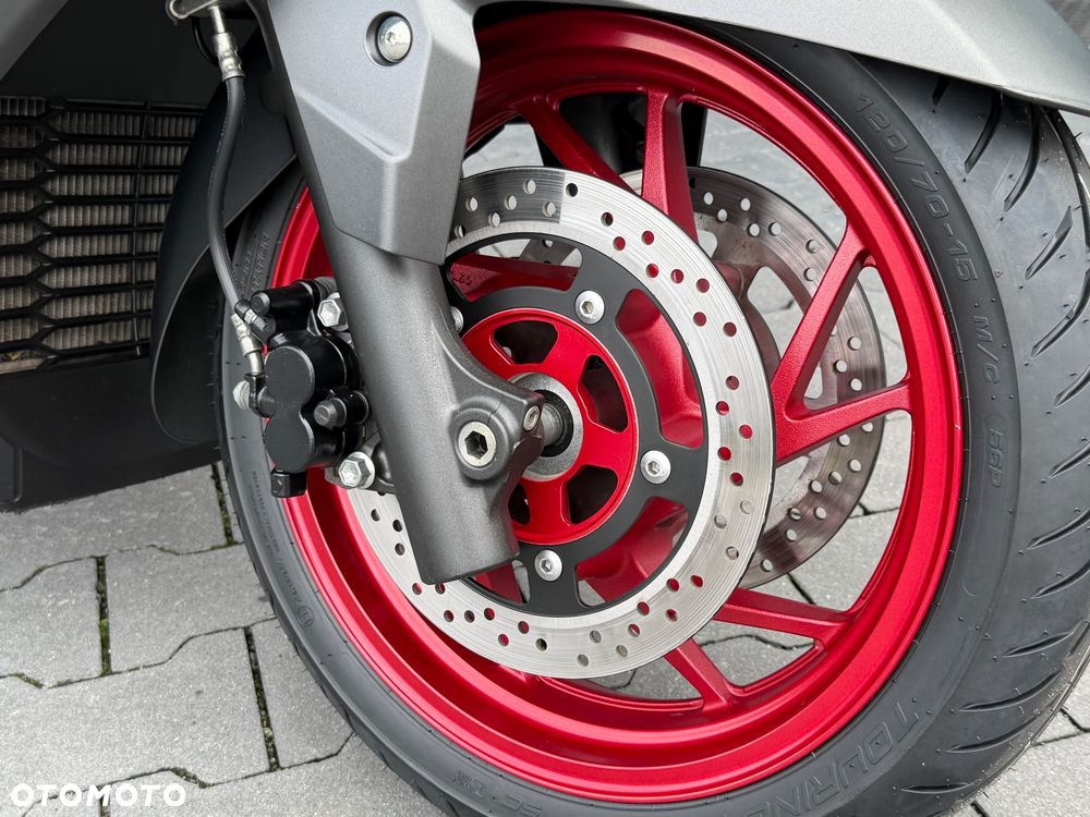 Suzuki Burgman - 20