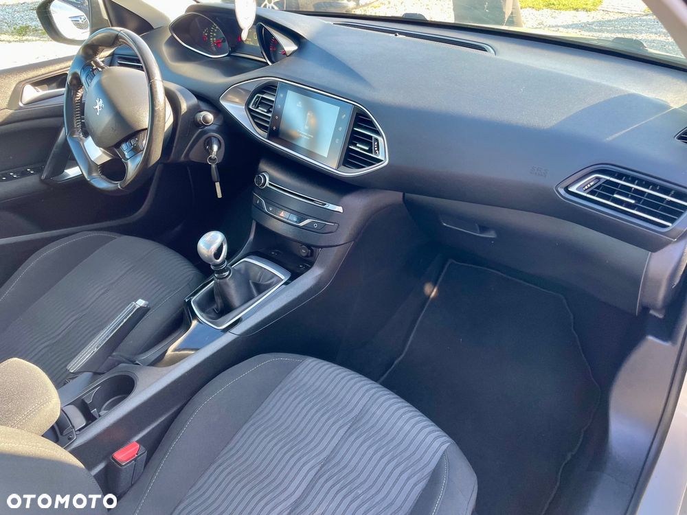 Peugeot 308 BlueHDi 120 Stop & Start Business-Line - 32