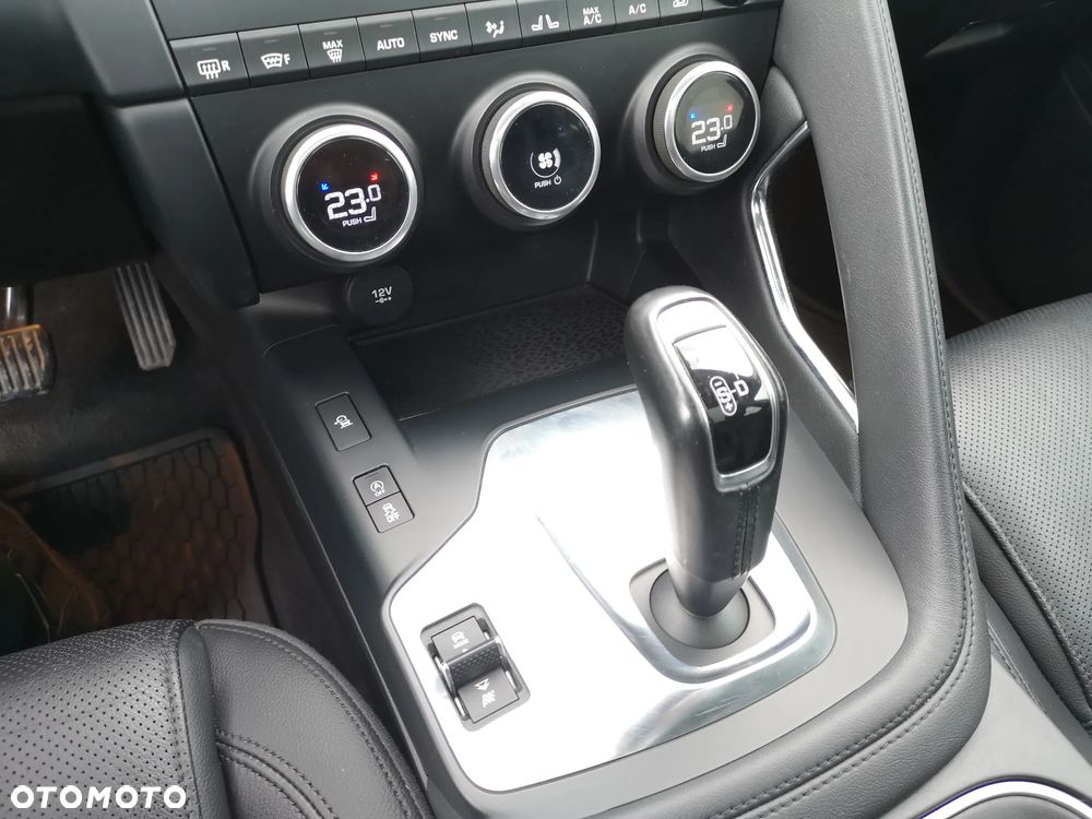 Jaguar E-Pace P250 AWD R-Dynamic SE - 18