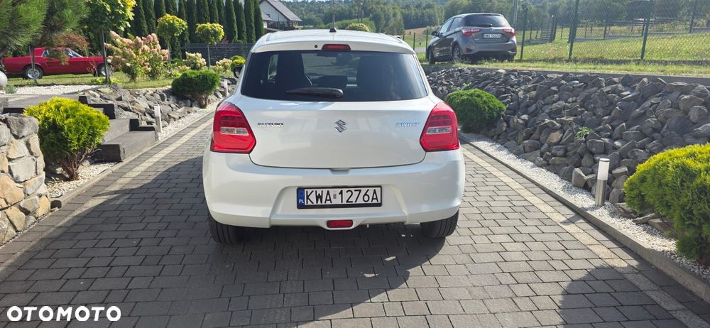 Suzuki Swift 1.2 Premium Plus CVT - 4