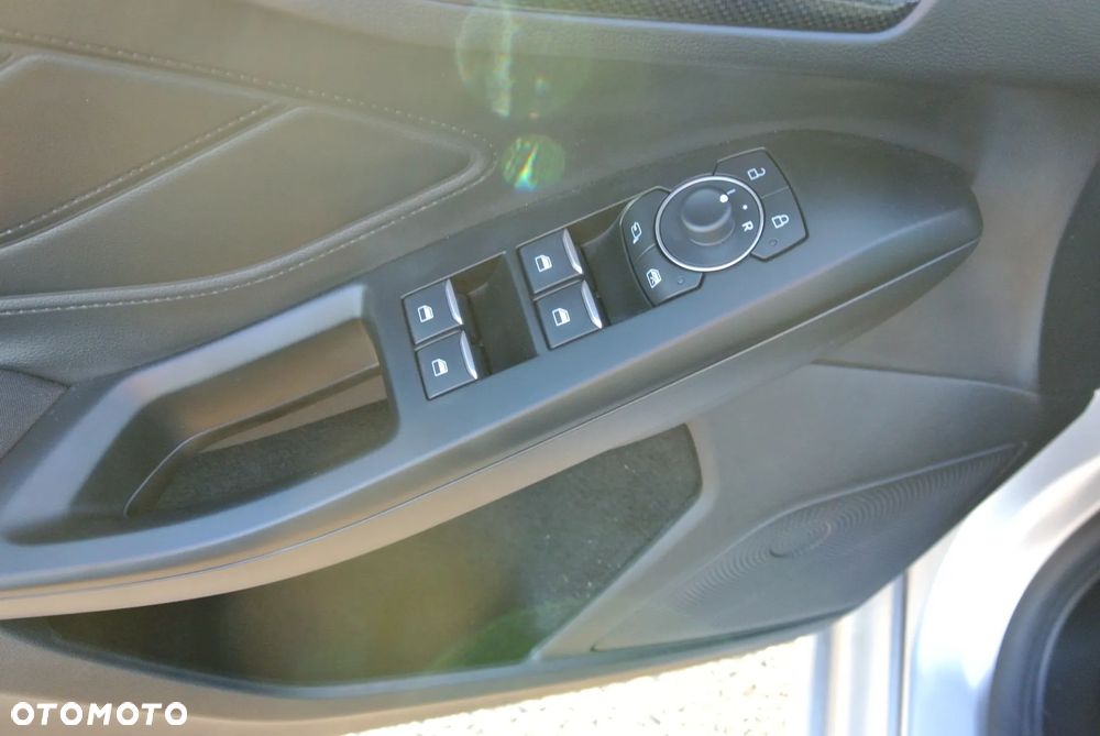 Ford Focus 1.0 EcoBoost mHEV ST-Line Style - 17