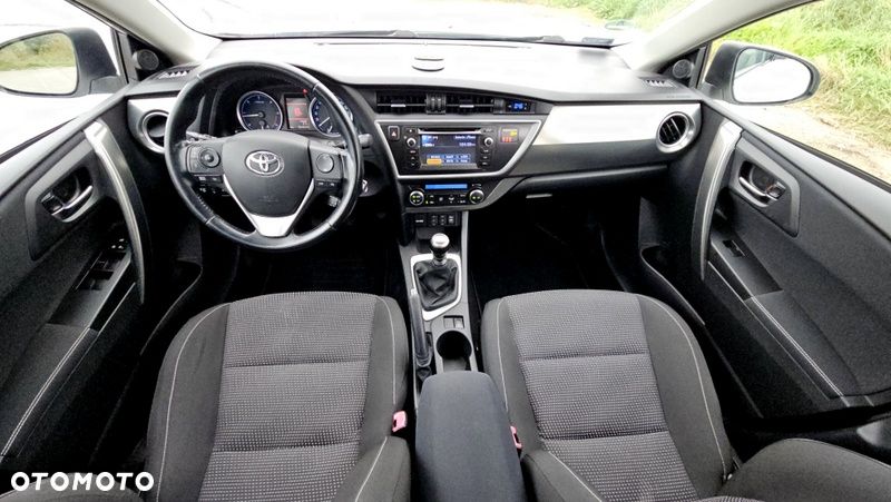 Toyota Auris 2.0 D-4D Comfort - 15