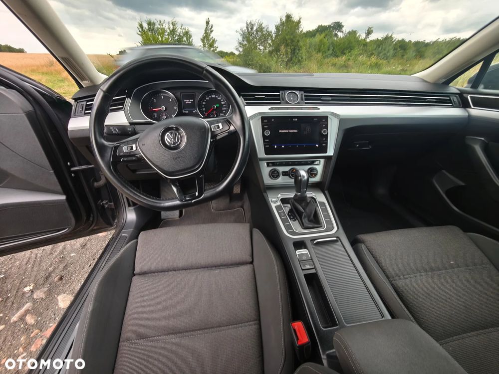 Volkswagen Passat - 15