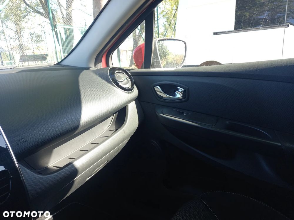 Renault Clio 1.2 16V Authentique - 11
