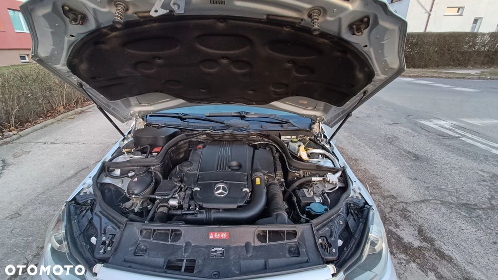 Mercedes-Benz Klasa C 180 CGI BlueEFFICIENCY Avantgarde - 30