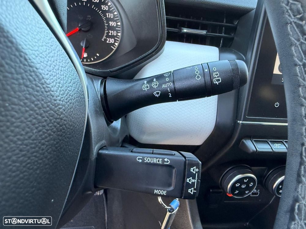 Renault Clio 1.0 TCe Evolution Bi-Fuel - 23