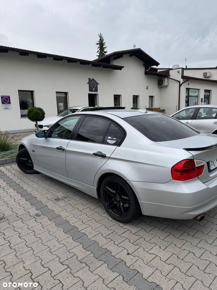 BMW Seria 3 320i - 17