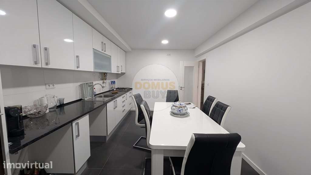 APARTAMENTO T3 REMODELADO COM 115M² AREA UTIL - PAIO PIRES - Grande imagem: 3/22