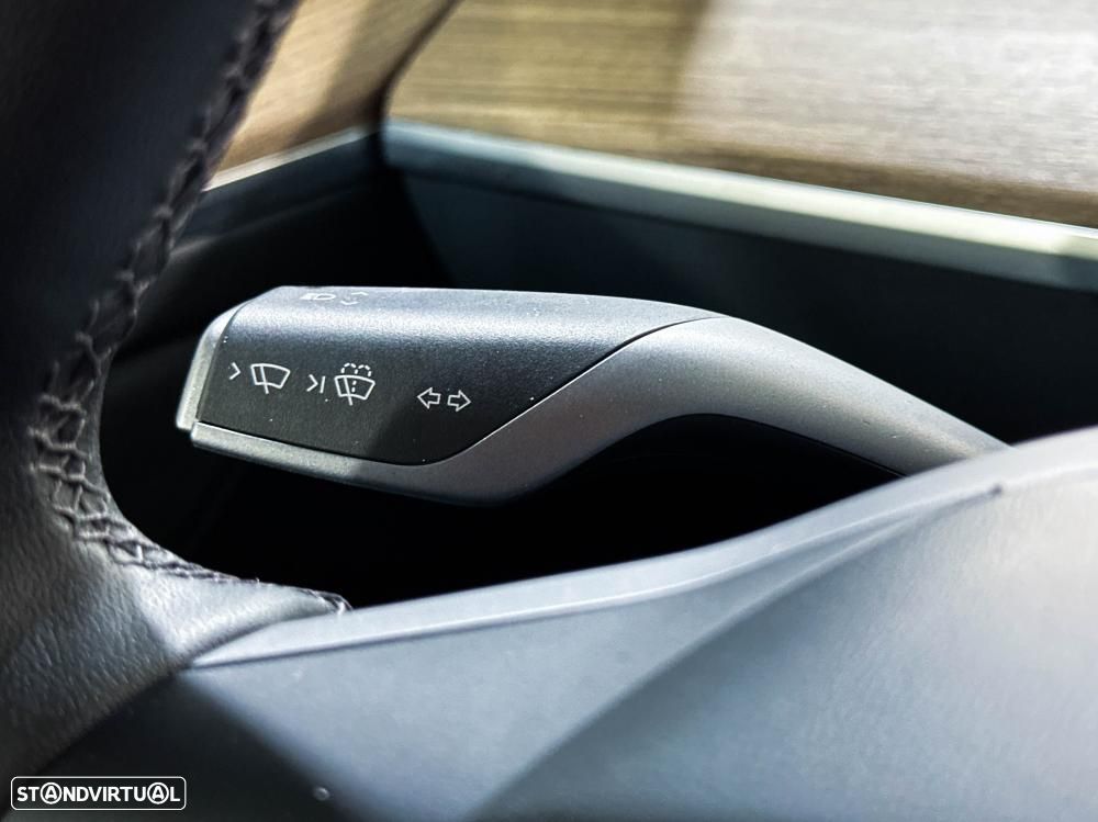 Tesla Model Y Long Range RWD - 41