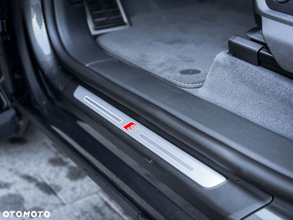Audi Q8 - 17