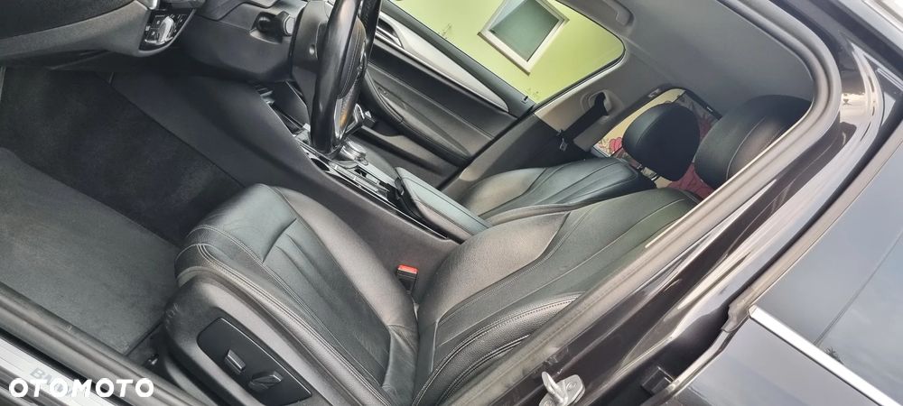 BMW Seria 5 520d Touring Sport Line - 21