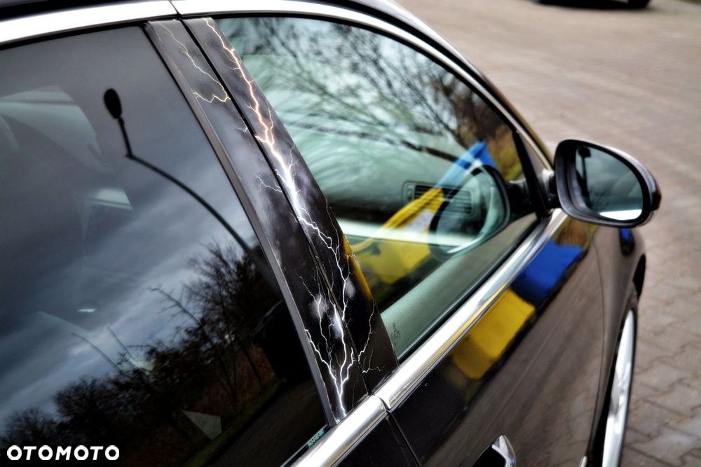 Volkswagen Passat 2.0 TDI DPF Highline - 13