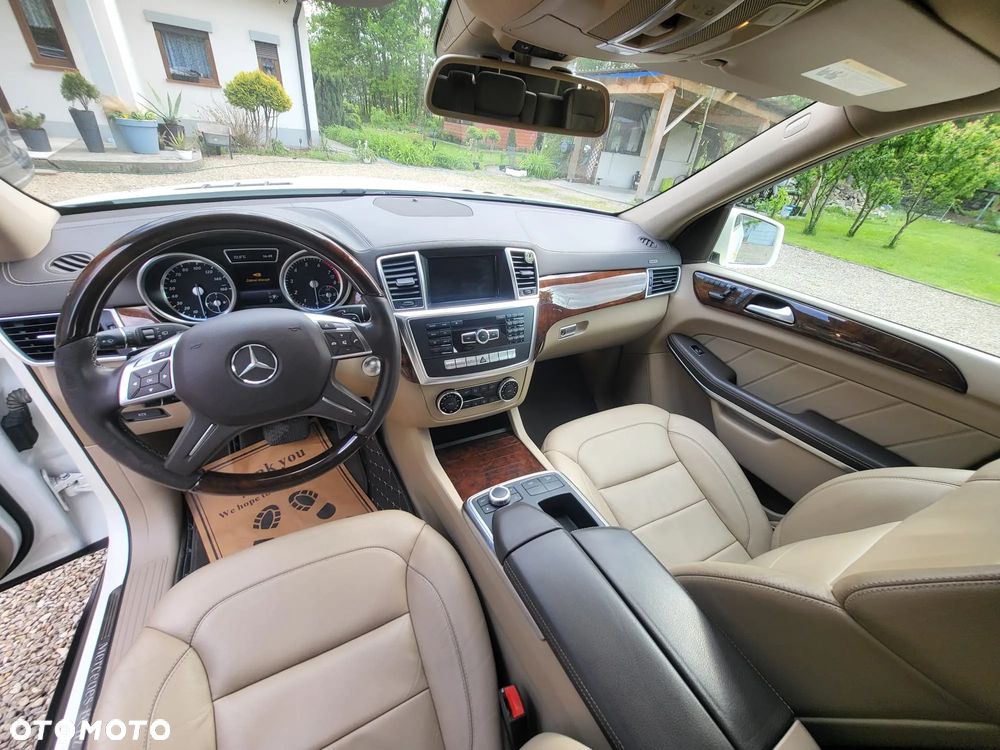 Mercedes-Benz GL - 12