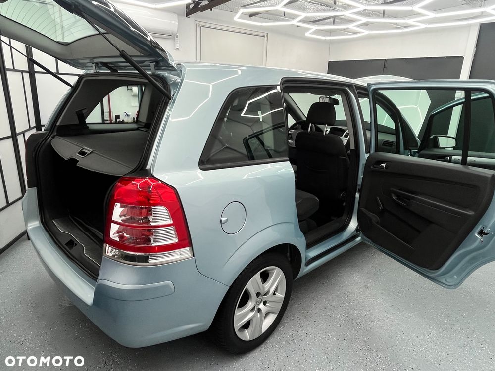 Opel Zafira - 23