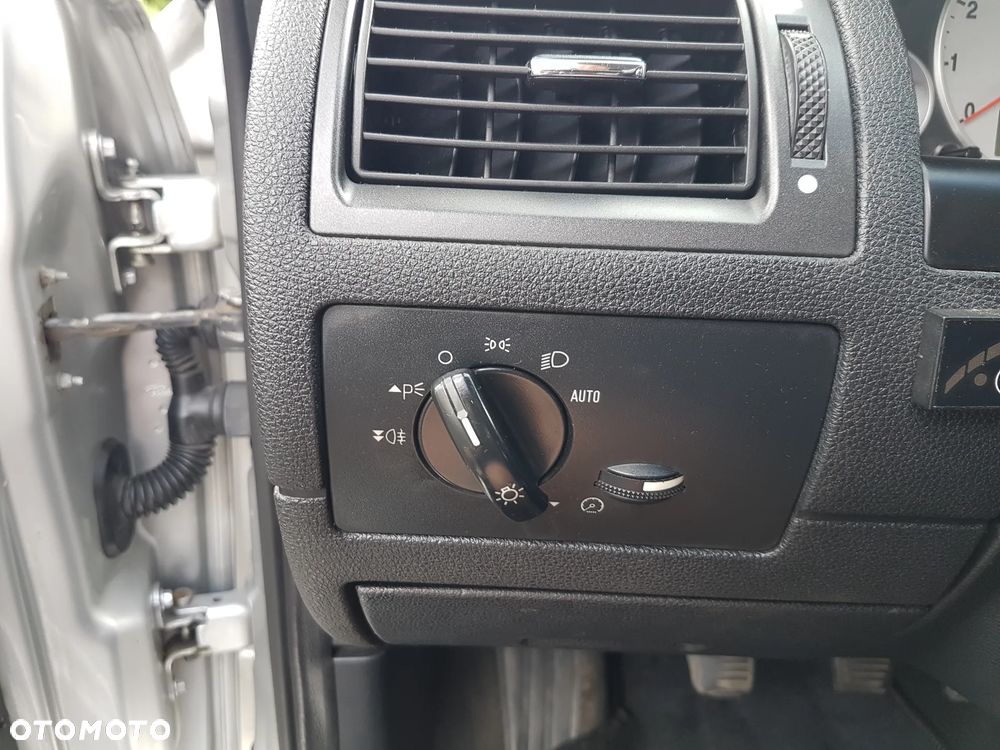 Ford Mondeo 3.0 V6 ST 220 - 30
