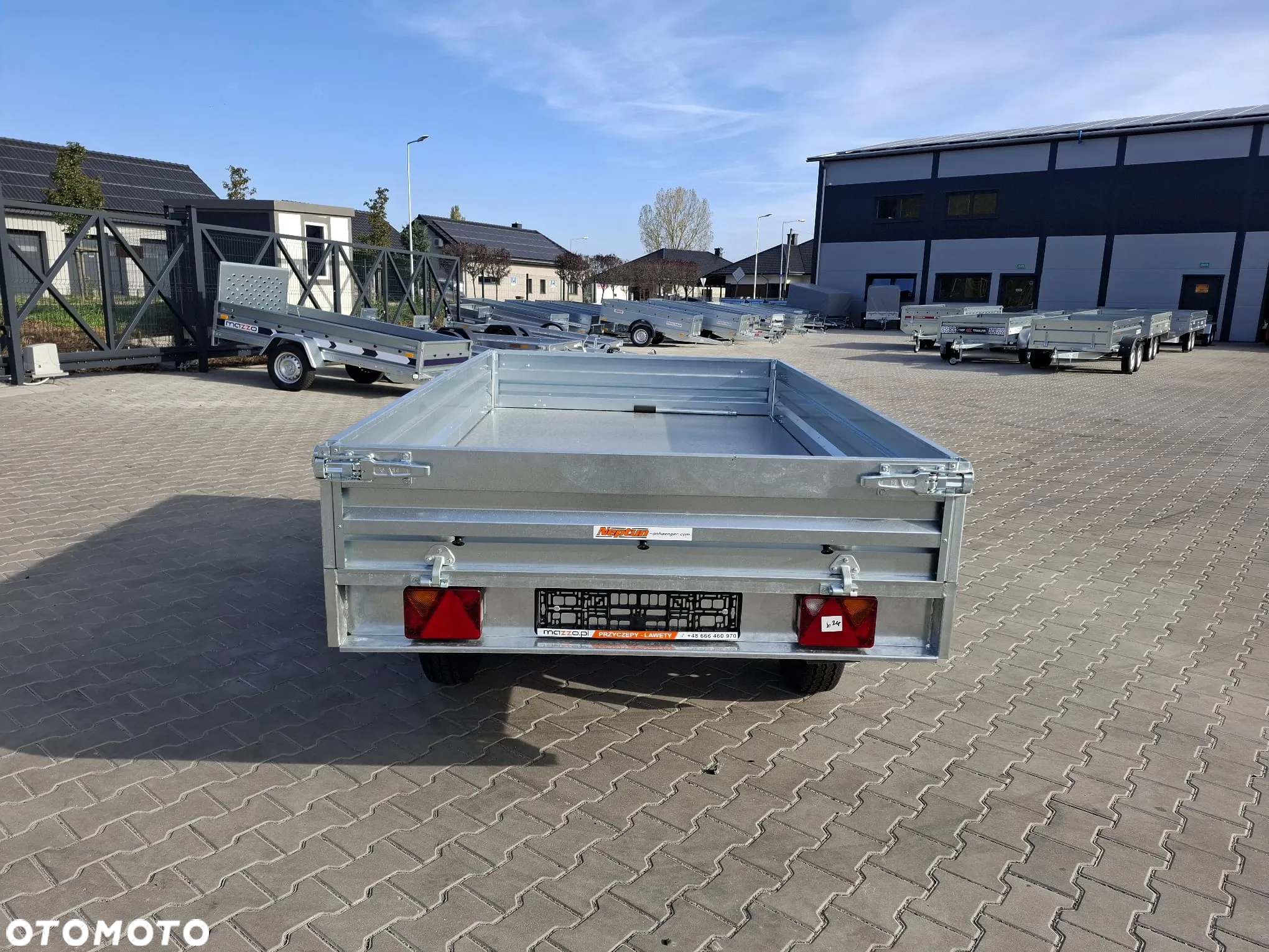 Neptun DOSTAWA! Przyczepa WYWROTKA wym. 256,5x148x30 Kiper HAMOWANA N20-420 2 kps PLATFORMA! Uchylana ręcznie lub za pomocą wkrętarki DMC 2700 kg GN251 - 11