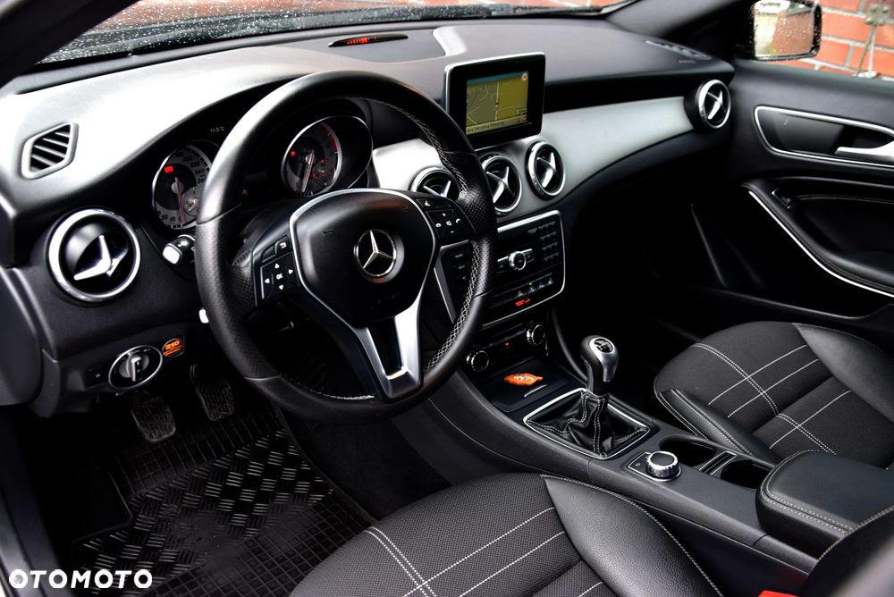 Mercedes-Benz GLA 180 - 22