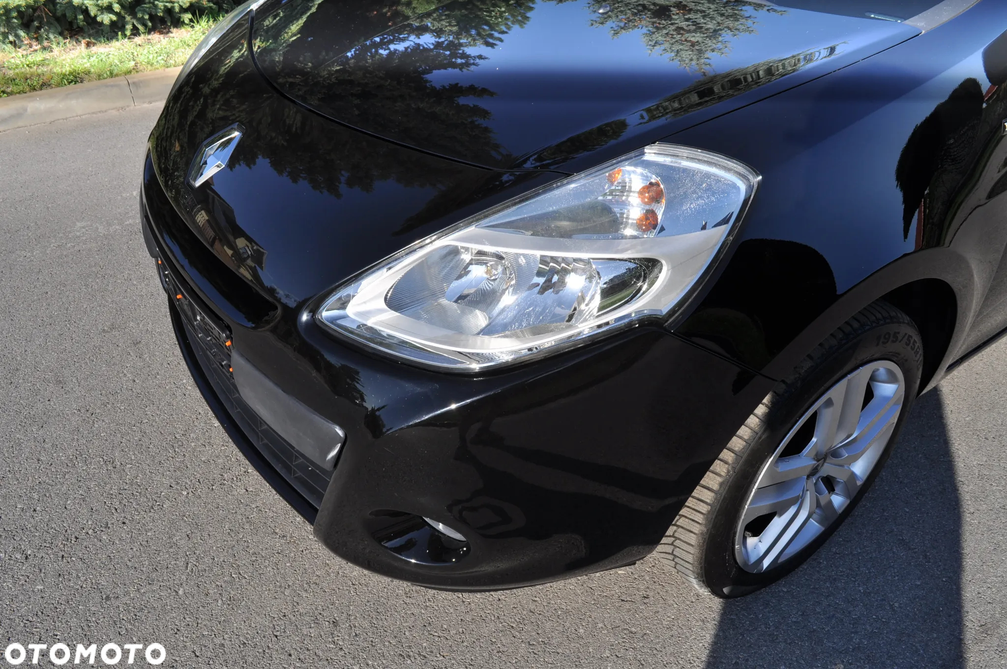 Renault Clio 1.2 16V 75 Yahoo - 4