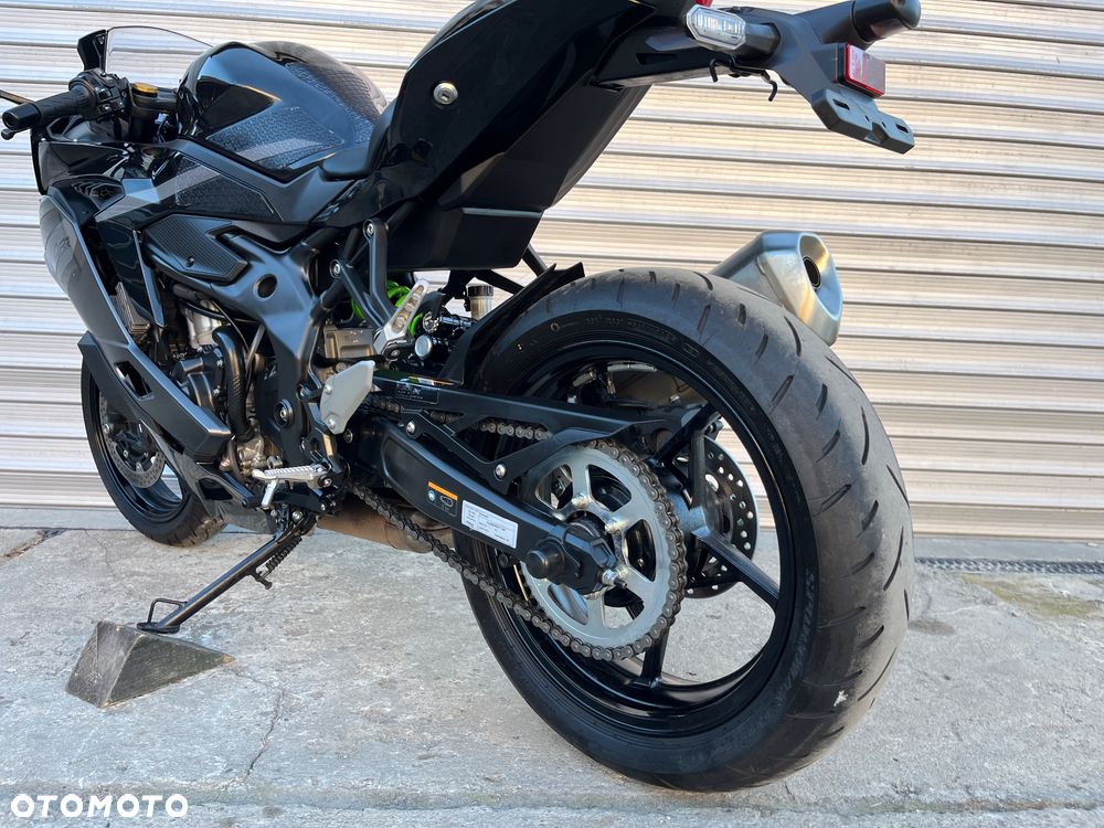 Kawasaki Ninja 400 - 13