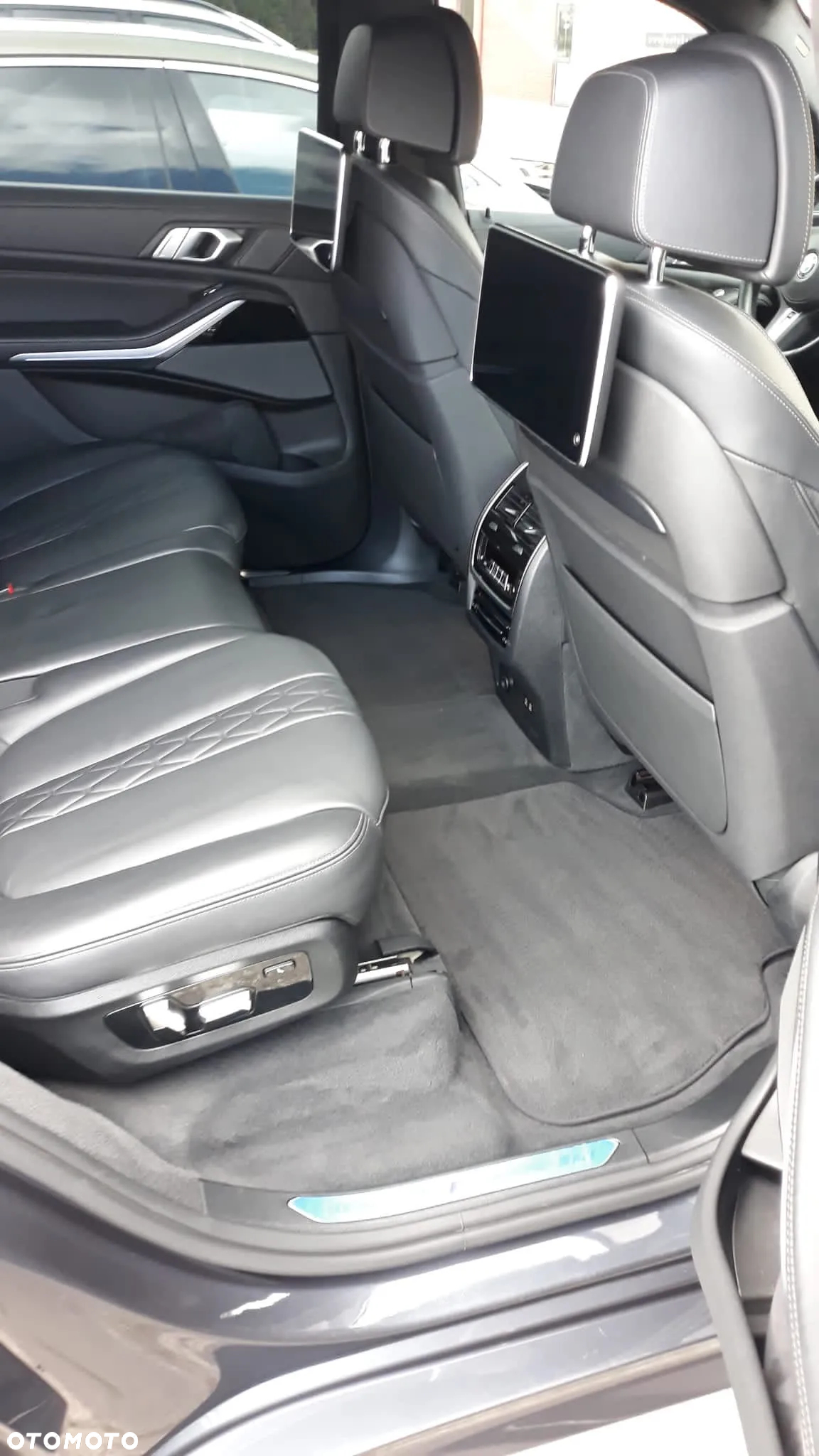 BMW X7 M50d sport - 14