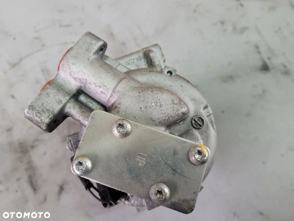 Sprężarka pompa klimatyzacji Renault CLIO IV Captur 1.5 DCI 926002352R - 5