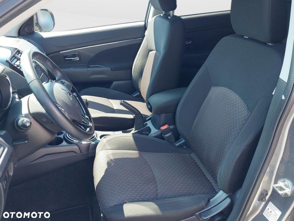 Mitsubishi ASX - 12