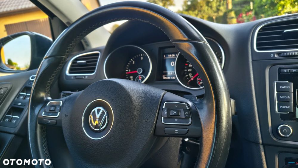 Volkswagen Golf - 22