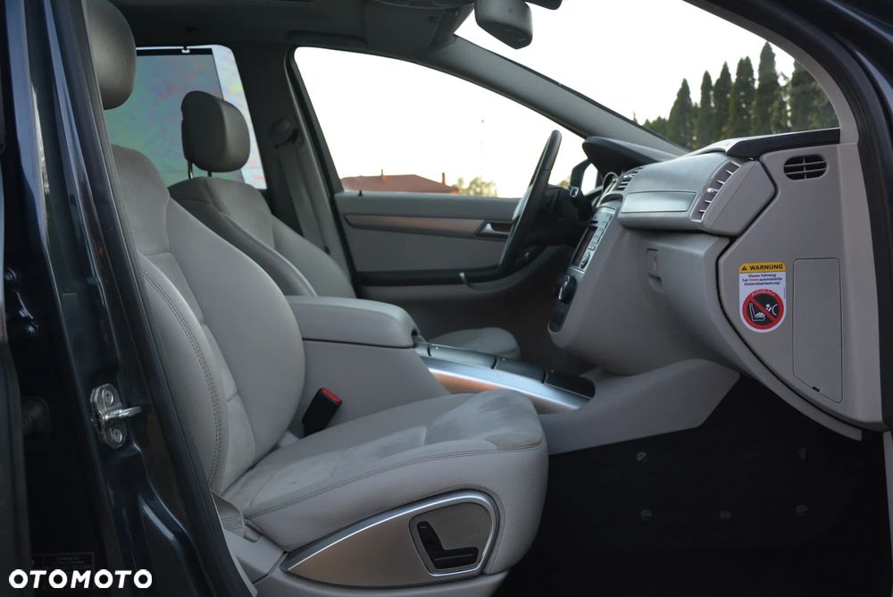 Mercedes-Benz Klasa R 300 CDI 7G-TRONIC DPF BlueEFFICIENCY - 34