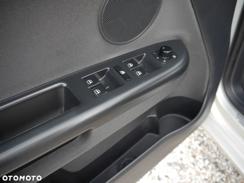 Volkswagen Golf Plus 1.6 TDI DPF BlueMotion Technology Life - 18